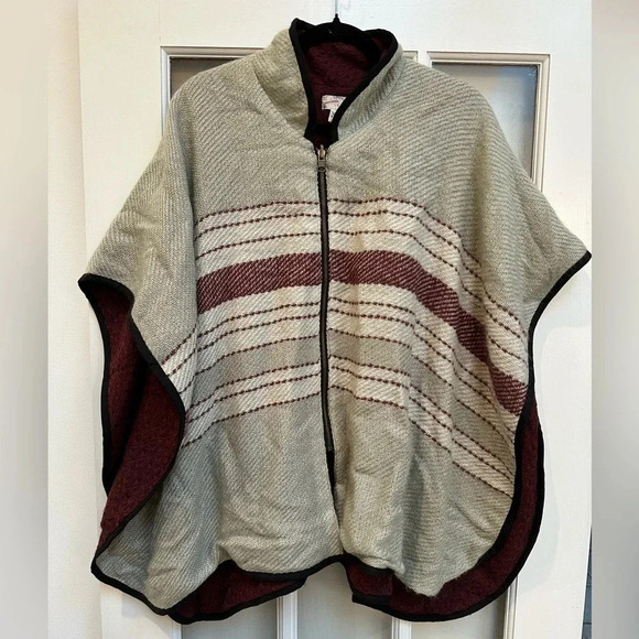 Free People | Boho Hippie Swept Away Zip-Up Ruana Cape Poncho Size O/S - Picture 10 of 10